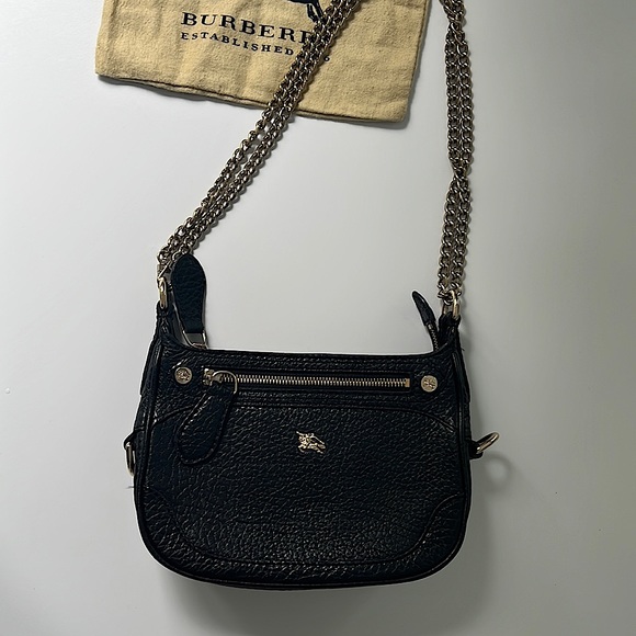 Burberry Black pebbled leather purse with gold tone hardware and chain strap - Picture 1 of 10